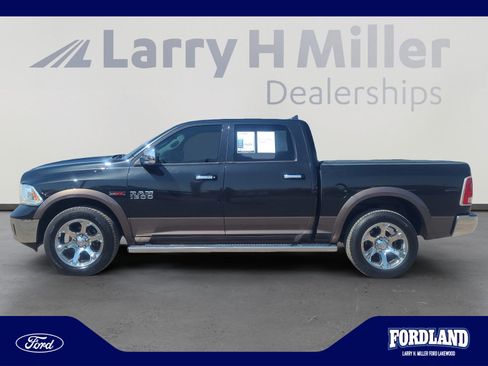 Used 2018 RAM 1500 Laramie w/ Convenience Group AWD/4WD image 2