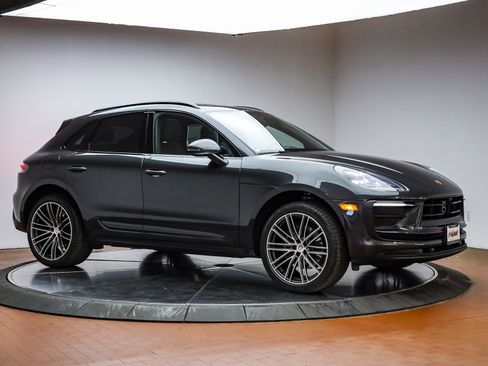 Used 2025 Porsche Macan image 15