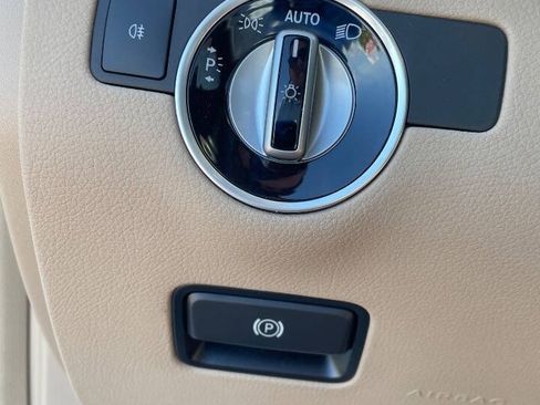 Used 2016 Mercedes-Benz GL 550 4MATIC image 22