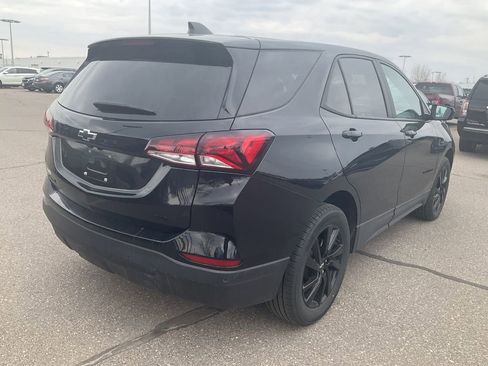 Used 2023 Chevrolet Equinox LS w/ LS Convenience Package image 3