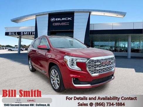 Used 2024 GMC Terrain Denali w/ Denali Premium Package AWD/4WD image 1