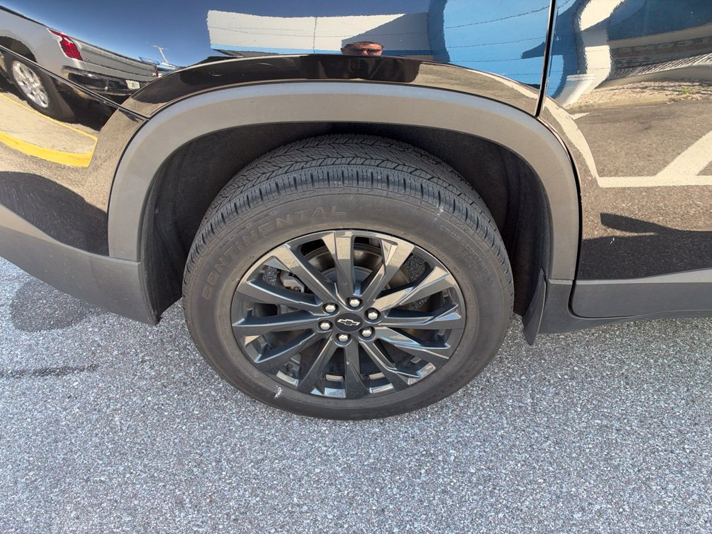 Used 2023 Chevrolet Traverse RS w/ LPO, Floor Liner Package AWD/4WD image 7
