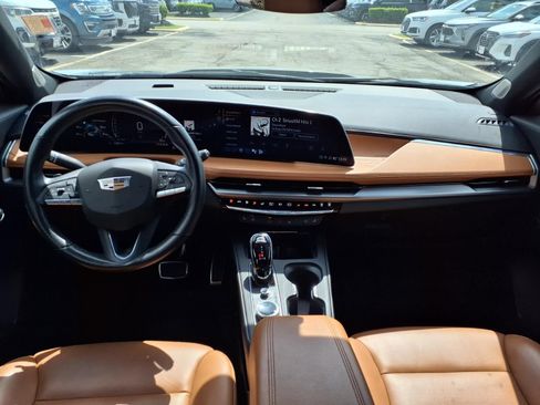 Used 2024 Cadillac XT4 Sport FWD image 3