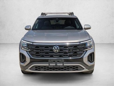 Used 2024 Volkswagen Atlas Cross Sport SE w/ Panoramic Sunroof Package AWD/4WD image 2