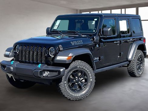 Used 2023 Jeep Wrangler Unlimited w/ Cold Weather Group AWD/4WD image 3