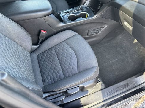 Used 2018 Chevrolet Equinox LT image 12