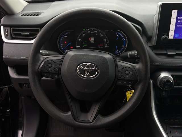 Used 2024 Toyota RAV4 LE AWD/4WD image 9