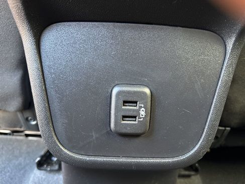 Used 2023 Chevrolet Equinox LT image 28