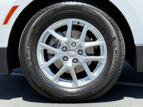 Used 2024 Chevrolet Equinox LS FWD image 14
