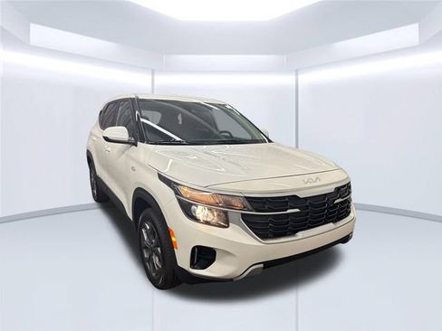 Certified 2024 Kia Seltos LX AWD/4WD image 4