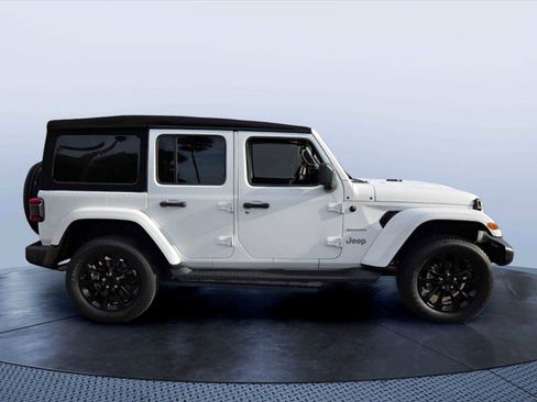 Used 2023 Jeep Wrangler Unlimited Sahara w/ Cold Weather Group AWD/4WD image 7