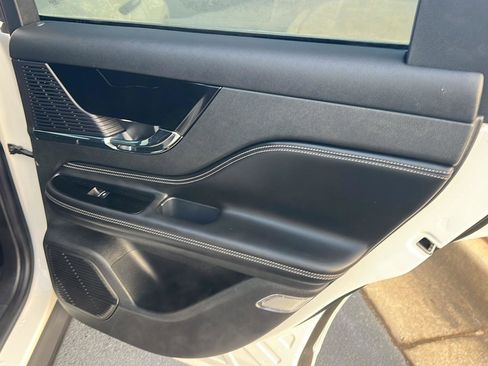 Used 2021 Lincoln Corsair AWD w/ Premium Package image 16