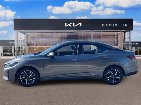 Used 2024 Nissan Sentra SV image 4