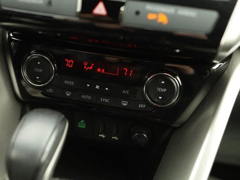 Used 2020 Mitsubishi Eclipse Cross SE image 28