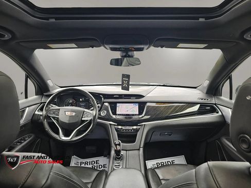 Used 2021 Cadillac XT6 Premium Luxury AWD/4WD image 10