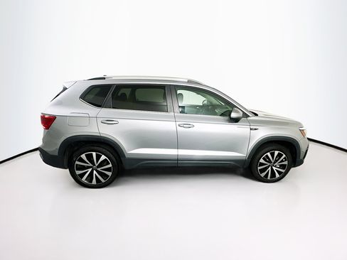 Used 2023 Volkswagen Taos SE FWD image 10
