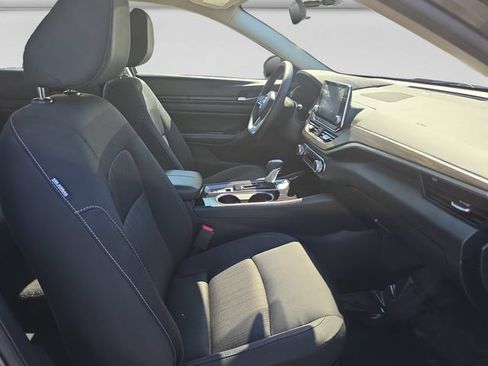 Used 2024 Nissan Altima 2.5 SV AWD/4WD image 16
