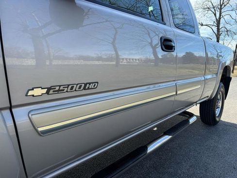 Used 2005 Chevrolet Silverado 2500 LS image 14