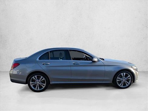 Used 2016 Mercedes-Benz C 300 4MATIC Sedan image 4