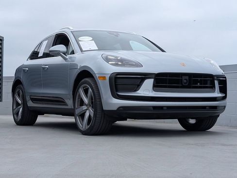 Certified 2024 Porsche Macan AWD/4WD image 25