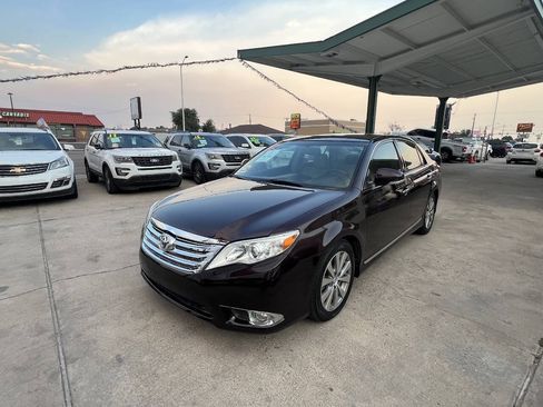 Used 2012 Toyota Avalon Limited FWD image 3