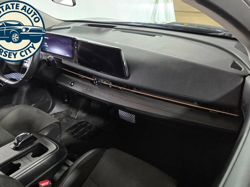 Used 2023 Nissan Ariya FWD image 34