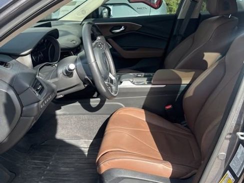Used 2023 Acura TLX Advance image 6