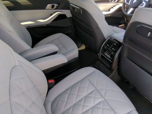 New 2025 BMW X7 xDrive40i w/ M Sport Package image 14