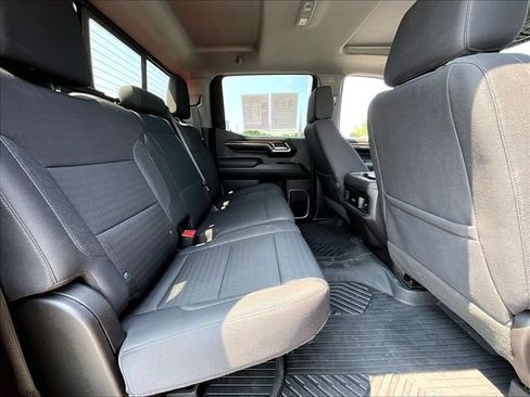 Used 2024 Chevrolet Silverado 1500 LT Trail Boss w/ Convenience Package II AWD/4WD image 16