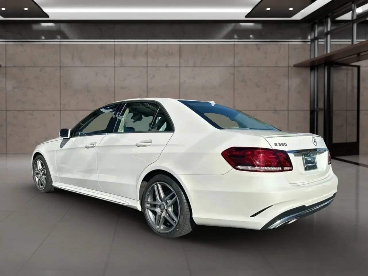 Used 2015 Mercedes-Benz E 350 4MATIC Sedan image 3