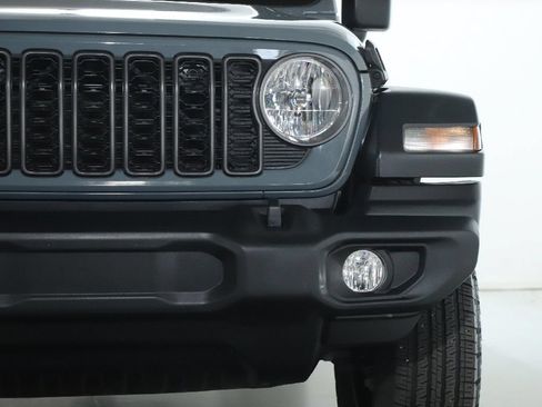 Used 2024 Jeep Wrangler Unlimited Sport AWD/4WD image 7