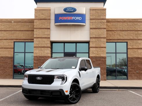 New 2026 Ford Maverick Lariat w/ Black Appearance Package image 2