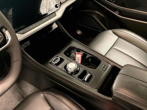 Used 2024 Jeep Wagoneer Launch Edition AWD/4WD image 20