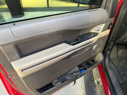 Used 2021 Ford Expedition XLT AWD/4WD image 8