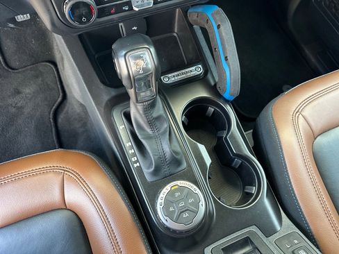 Certified 2023 Ford Bronco Outer Banks w/ Sasquatch Package image 19