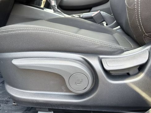 Used 2023 Hyundai Venue SEL w/ Cargo Package FWD image 14