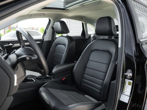Used 2021 Volkswagen Jetta SE FWD image 20