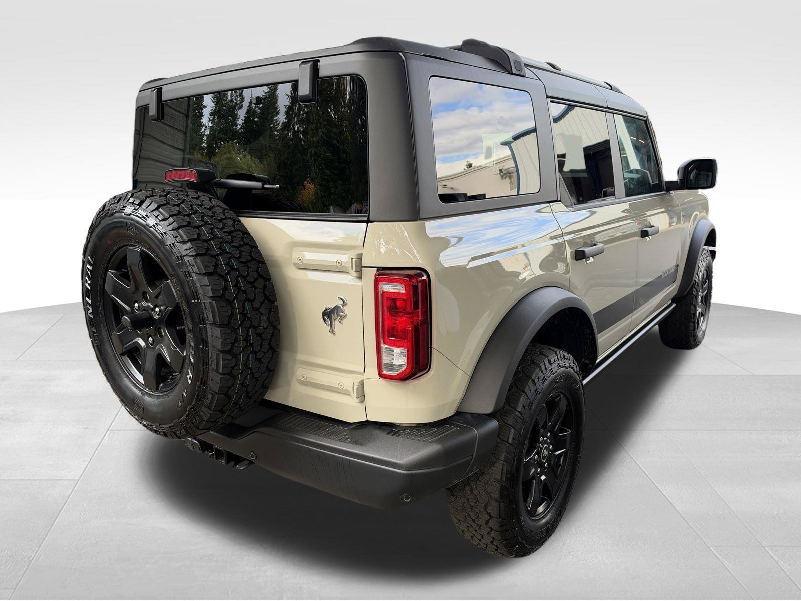 Used 2025 Ford Bronco Big Bend w/ Black Diamond Package AWD/4WD image 5