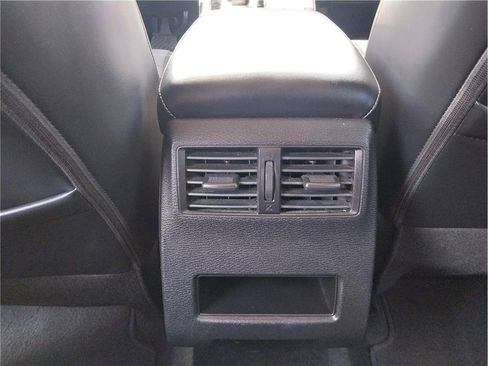 Used 2022 Mitsubishi Outlander SE FWD image 11