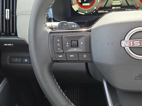 Used 2026 Nissan Pathfinder SL FWD image 21