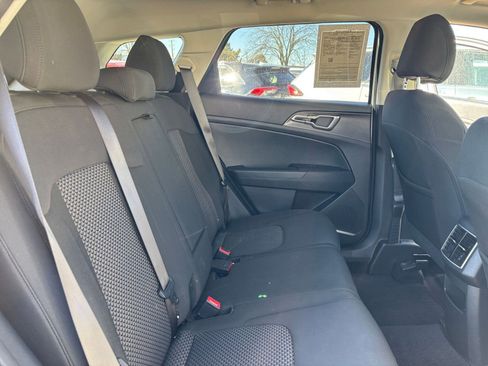 Used 2025 Kia Sportage LX image 25