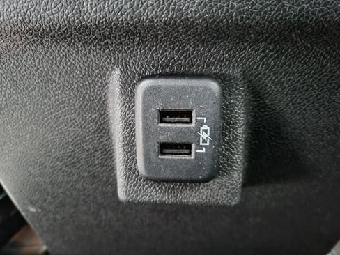 Used 2017 Chevrolet Traverse LT w/ Style and Technology Package FWD image 15