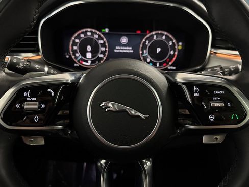 Used 2024 Jaguar F-PACE R-Dynamic S image 17