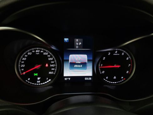 Used 2019 Mercedes-Benz GLC 300 image 10