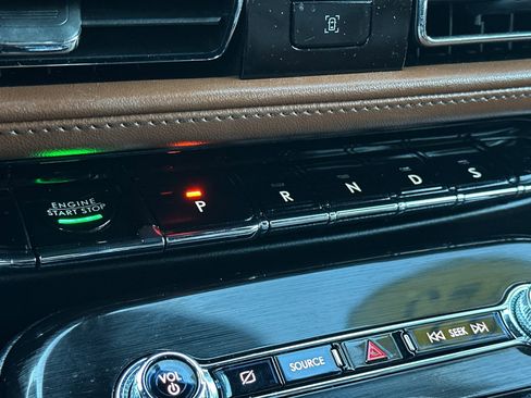 Used 2023 Lincoln Nautilus Reserve w/ Luxury Package image 21