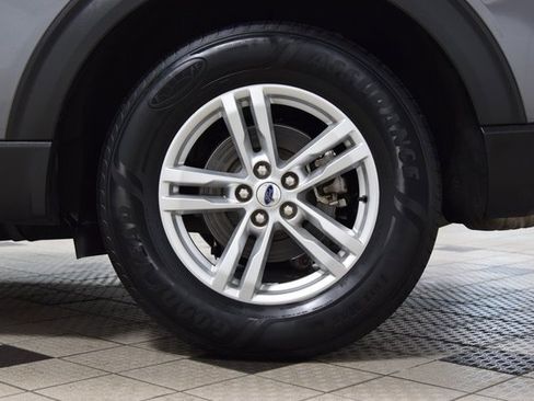 Used 2022 Ford Explorer XLT image 24