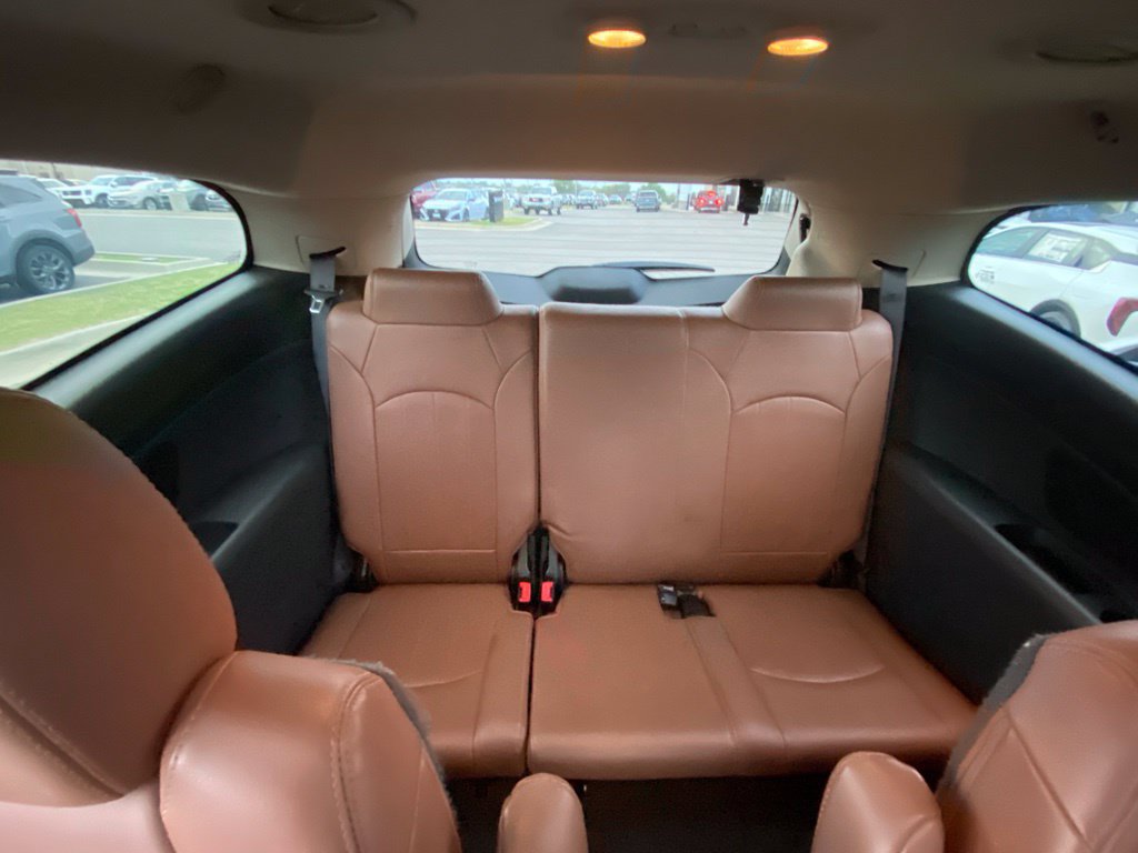Used 2015 Chevrolet Traverse LTZ AWD/4WD image 25