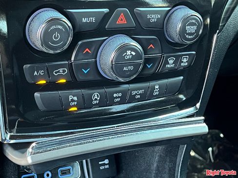 Used 2022 Jeep Grand Cherokee Laredo X RWD image 29