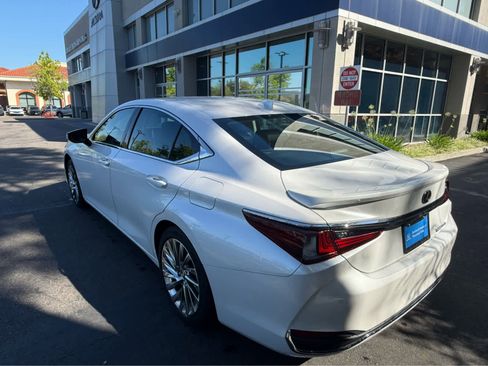 Used 2023 Lexus ES 300h w/ Accessory Package (Z2) FWD image 5