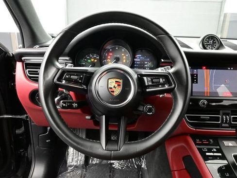 Certified 2023 Porsche Macan S AWD/4WD image 8
